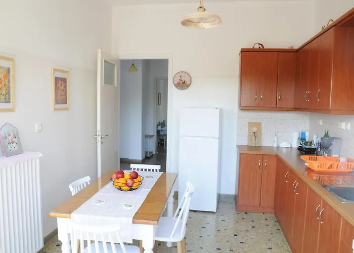 The Byzantine House إسثْمِيا